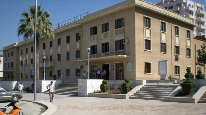Borxhe qindra milioneshe, bashkite ne rrezik falimenti, KLSH: Hartoni plane per zgjidhjen